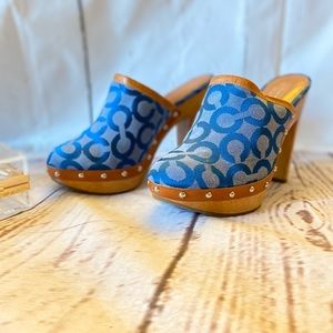 ✨Like New✨ Ladies Coach Clog Mules